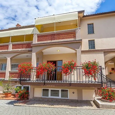 Apartment Nevija *