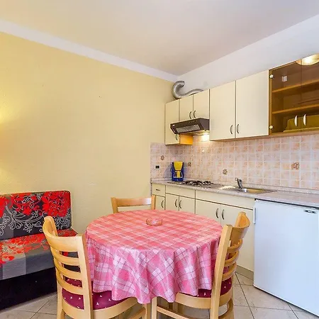 Apartment Nevija *